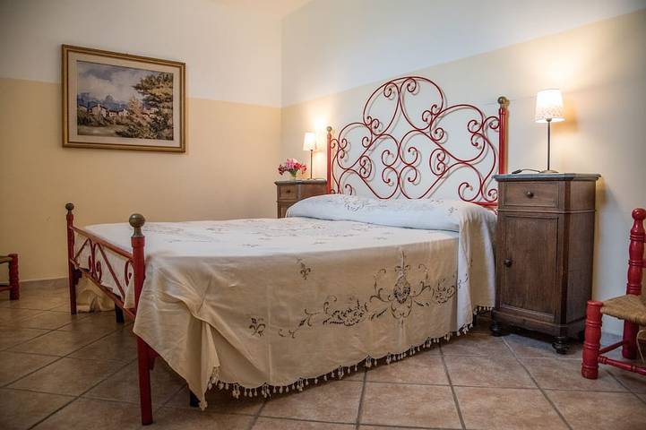 Gîte pour 4 personnes, avec piscine ainsi que terrasse et jardin à Fara in Sabina - 2