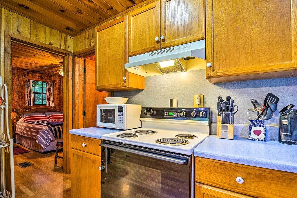 Neu! Tellico Plains Cabin-25 Hektar, Backyard Creek in Monroe County (TN)