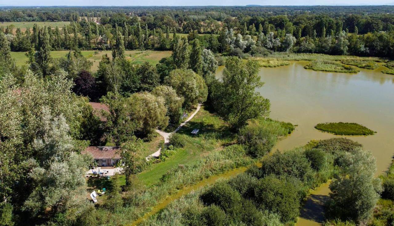 Espace Nature Studio indépendant proche du Parc des oiseaux in Sainte-Olive, Ain