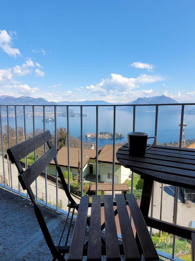 B&b per 2 persone, con Balcone e Terrazza nonché Giardino e Vista lago a Comune di Stresa