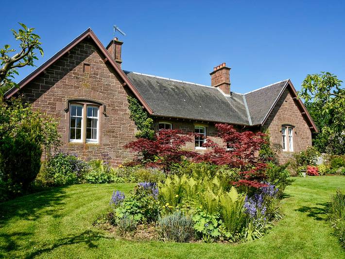 Log cabin for 6 people, with garden in East Lothian