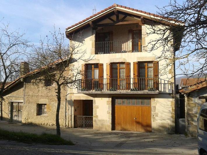 Casa rural para 10 personas, con Balcón además de Terraza y Jardín en Navarra - 4