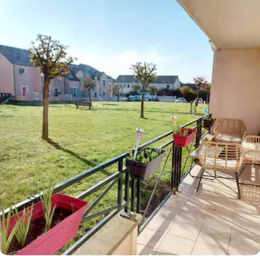 Appartement entier, Two-Bedroom Apartment in Le Mesnil-Amelot, Seine-et-Marne