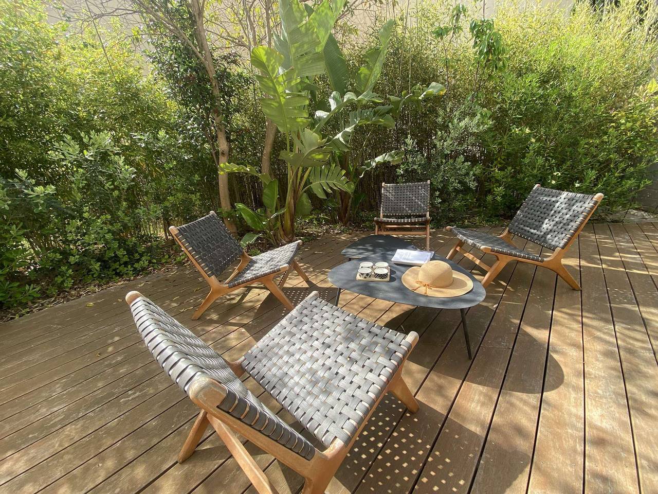 Apartamento vacacional entero, Charming village of Sanary, 100 m from the beach, garden, garage and air conditioning in Sanary-sur-Mer, Region de Toulon