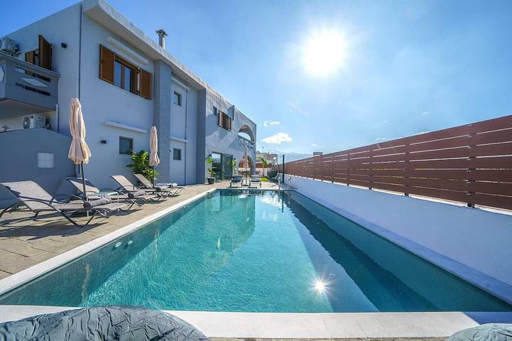 Ferienhaus für 10 Personen, mit Whirlpool und Balkon sowie Garten