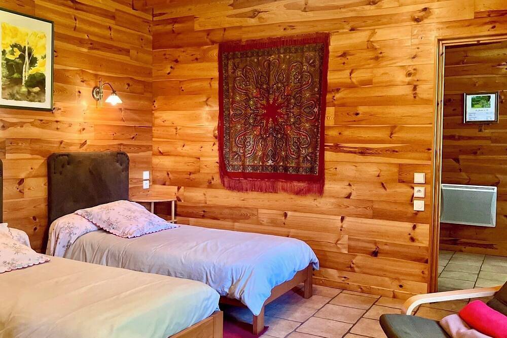Maison en pierre, gîte 10 personnes accessible aux handicapés in Félines, Parc Naturel Régional Livradois-Forez
