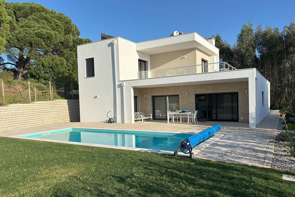 Ferienhaus mit pool wenige Km von der Obidos Bucht und Strand von Foz do Arelho. in Caldas da Rainha, Leiria District