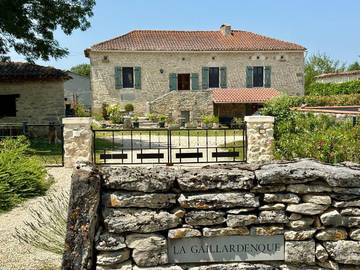 Location de vacances pour 6 personnes, avec jardin et piscine, animaux acceptés à Floressas