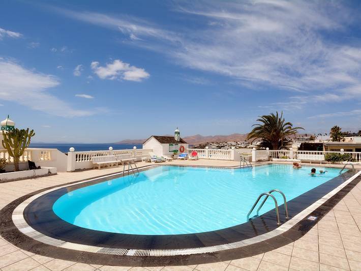 Entire holiday apartment, Apartment Solei Pdc Sea Views Share Pool wifi 8 in Puerto del Carmen, Tías