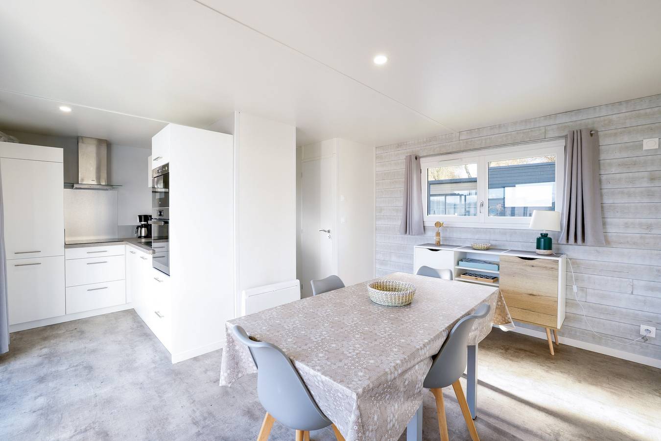 Charmant chalet au bord du Lac in Caurel, Région de Guingamp