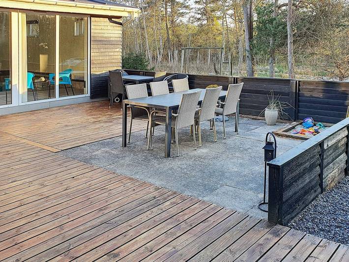 Ferieudlejning for 10 personer, med pool og terrasse såvel som jacuzzi og sauna, børnevenlig i Mariagerfjord