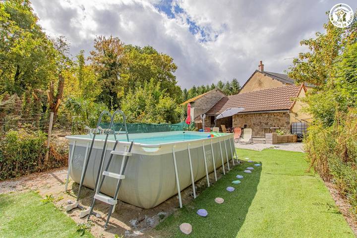 Gîte pour 6 personnes, avec Terrasse ainsi que Jardin et Piscine