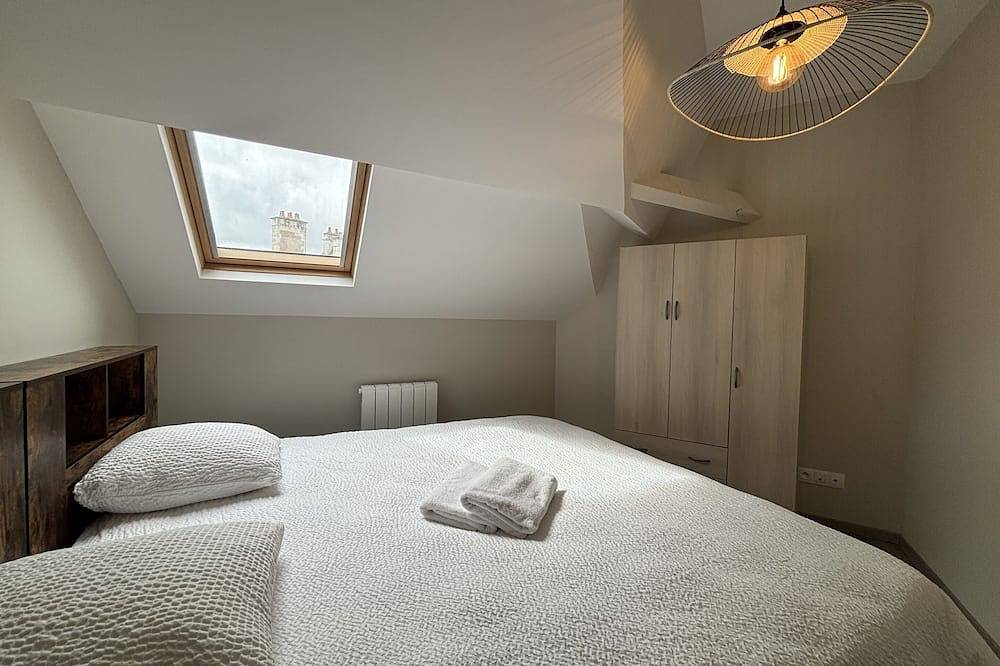 Entire apartment, Just Steps from Palais Jacques Cœur – Comfortable in Bourges, Bourges region