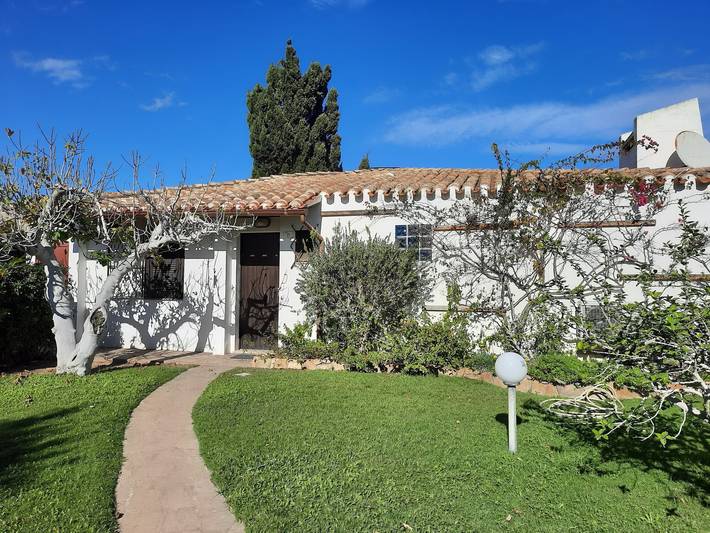 Villa voor 7 personen, met tuin in Costa Rei