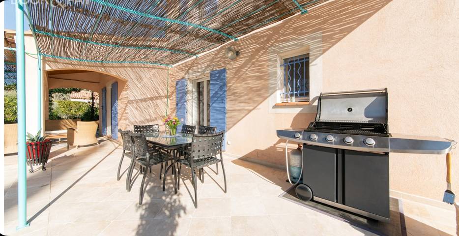 Gîte pour 8 personnes, avec Piscine à Aups - 3