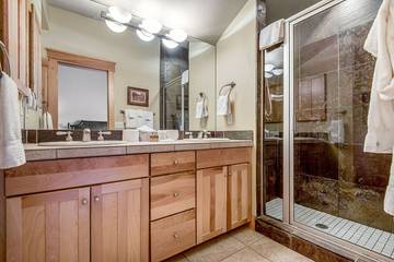 Vacation House for 6 Guests in Dillon, Summit County, Picture 2