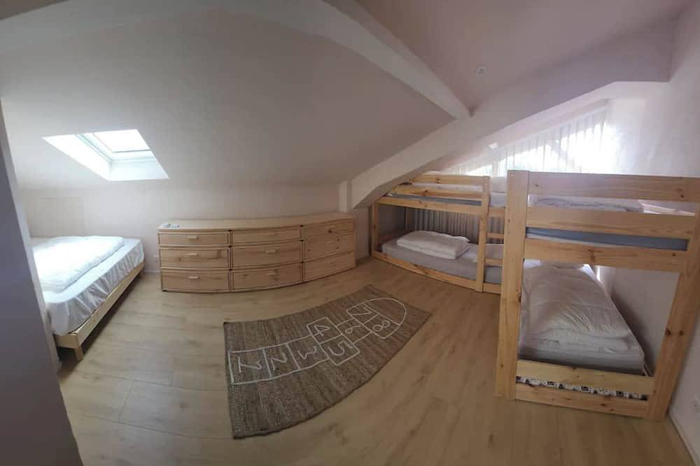 Charming house 100m from de beach, close to a forest.Swimming pool, Bbq,petanque in Labenne Océan, Labenne
