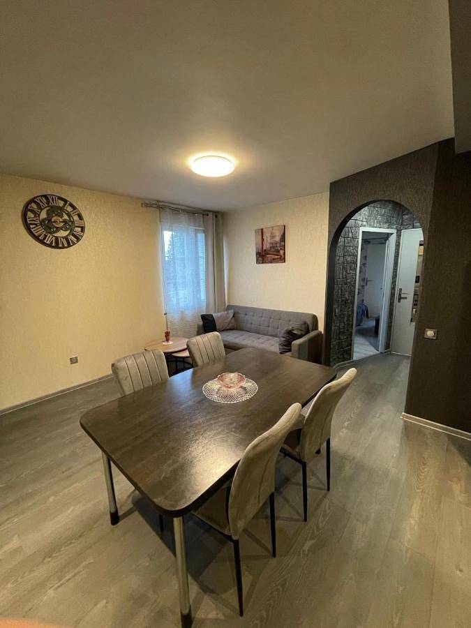 Gîte pour 3 personnes, avec Balcon et Terrasse à La Chaussée-Saint-Victor