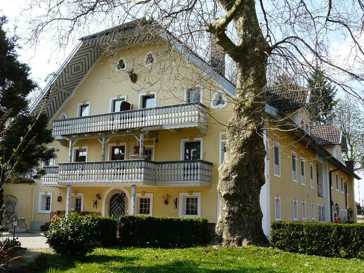 Pension, mit Terrasse und Garten