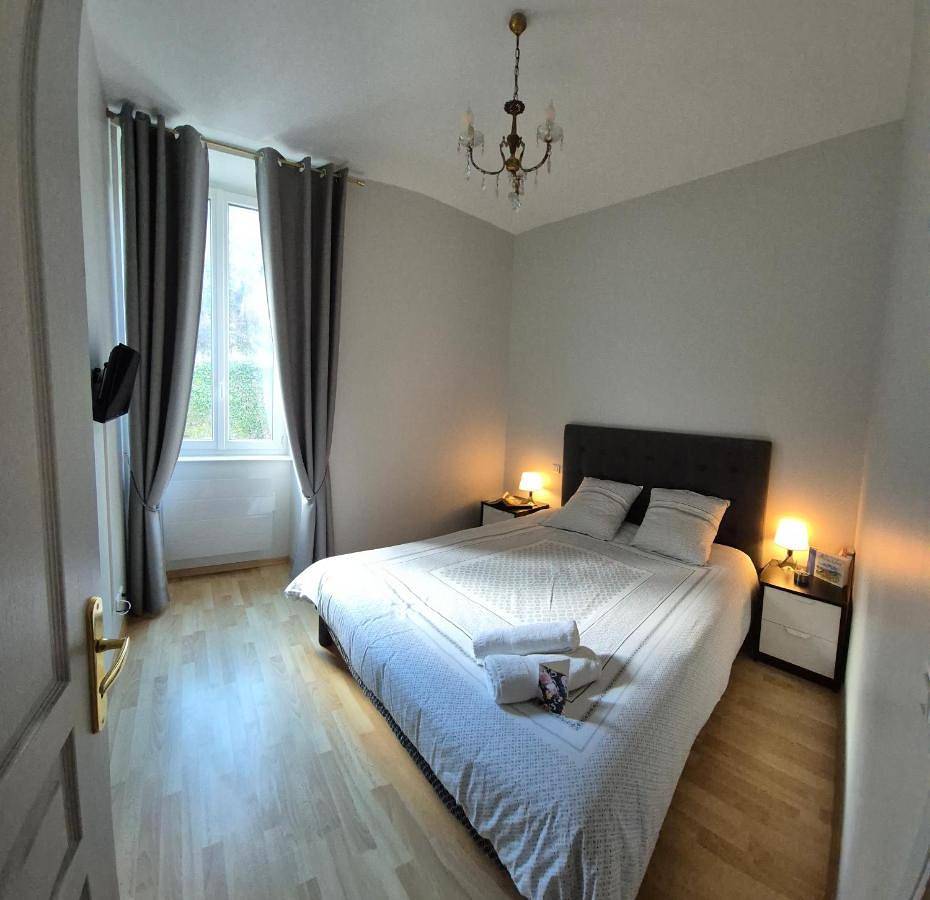 Appartement entier, St Nectaire- Appartement Terrasse Privée- 4 personnes in Saint-Nectaire, Parc naturel régional des Volcans d'Auvergne