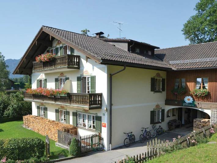 Hotel, mit Balkon und Terrasse sowie Whirlpool und Garten in Arzbach