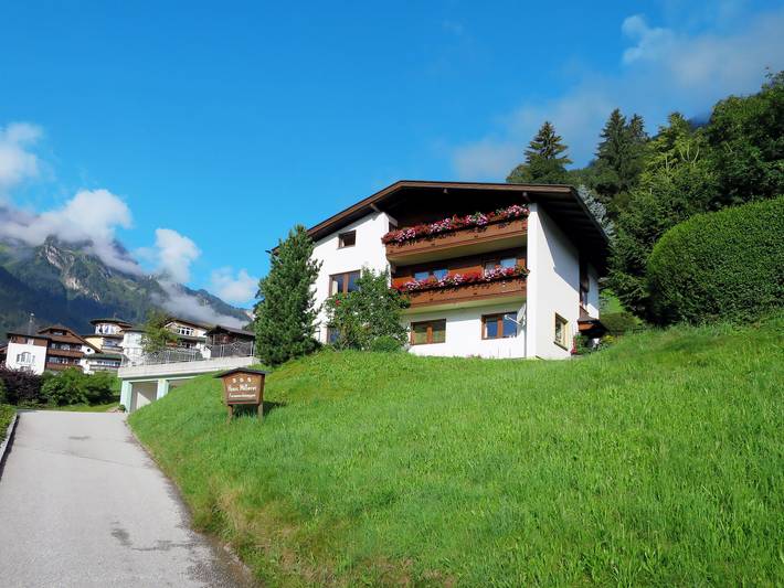 Ferienwohnung für 7 Personen, mit Balkon und Garten in Finkenberg