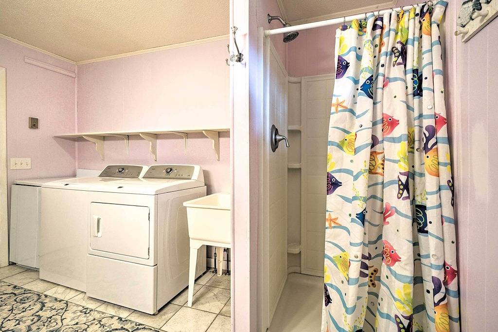 'Reel Blessed' Topsail Beach Home w/ Private Dock! in Topsail Beach, Topsail Island