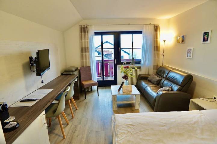 Ferienwohnung für 3 Personen, mit Sauna und Pool sowie Whirlpool und Garten, mit Haustier in Bad Griesbach