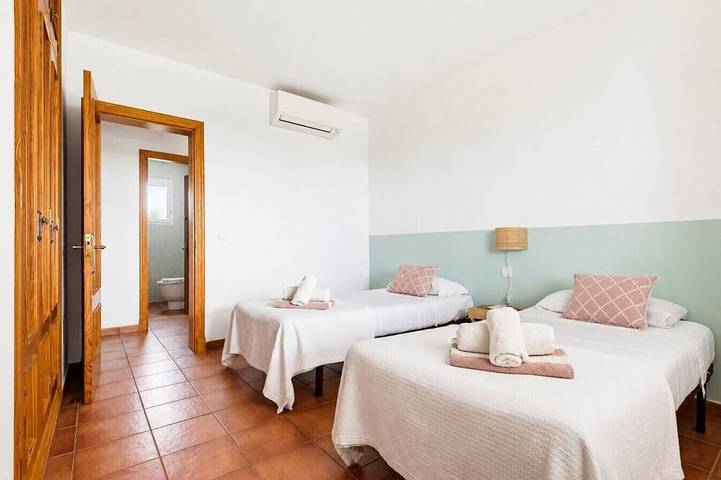 Villa Poppy. Private pool, Full Ac & Wifi, Menorca in Binissafuller, Sant Lluís