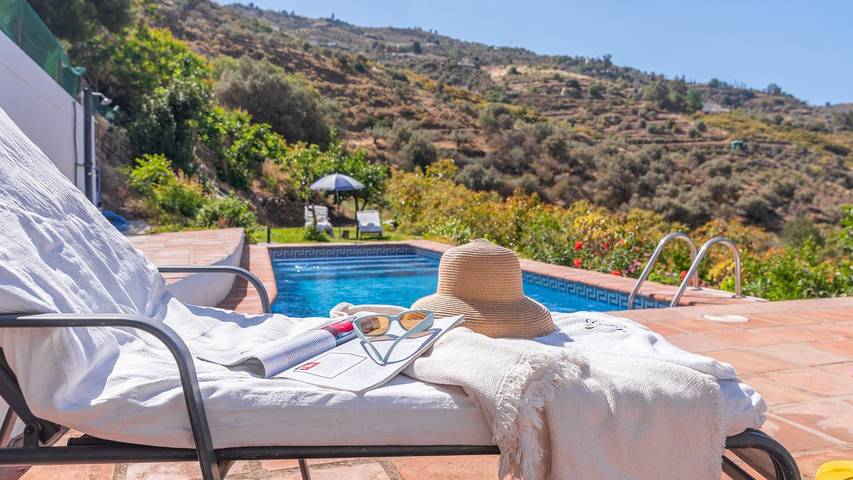 Vakantiehuis voor 6 personen, met Balkon/Terras en Zwembad in Cómpeta