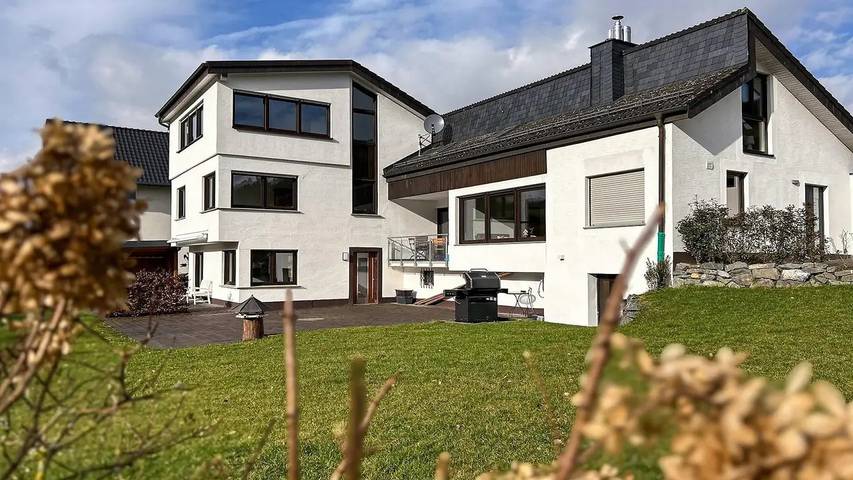 Ferienhaus für 9 Personen, mit Garten in Meschede