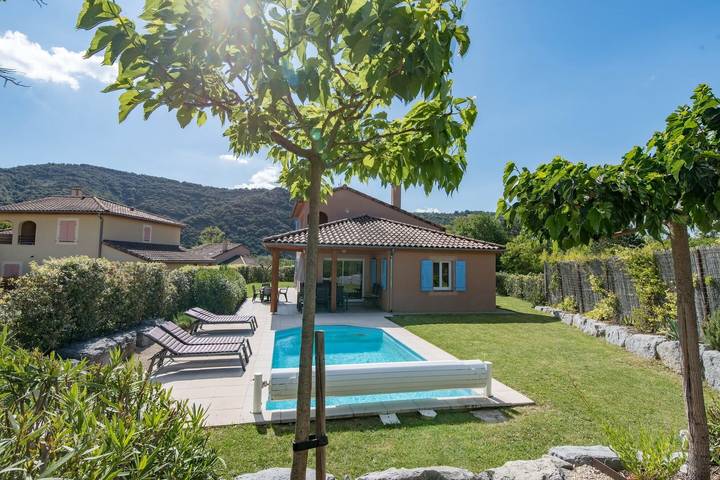 Villa pour 8 personnes, avec balcon ainsi que jardin et piscine à Vallon-Pont-d'Arc - 2