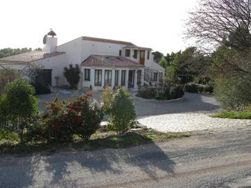 Cottage pour 2 personnes, avec jacuzzi et jardin à Cesseras