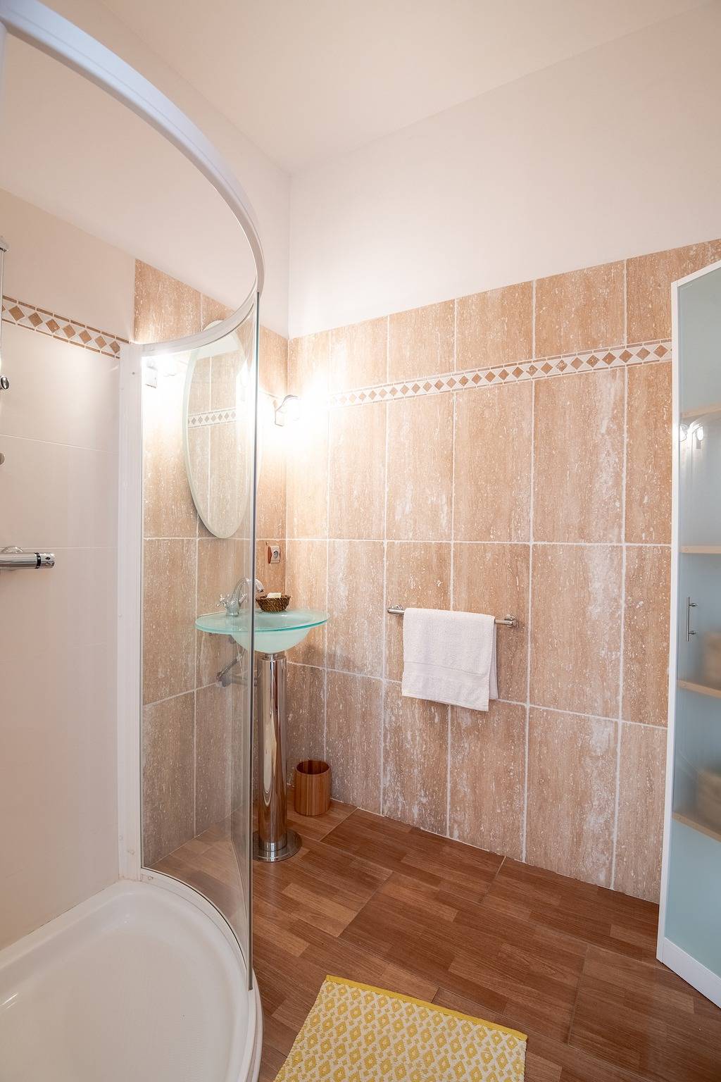 Chambre confort Opale avec piscine partagée in Saint-Cyr-sur-Loire, Région de Tours