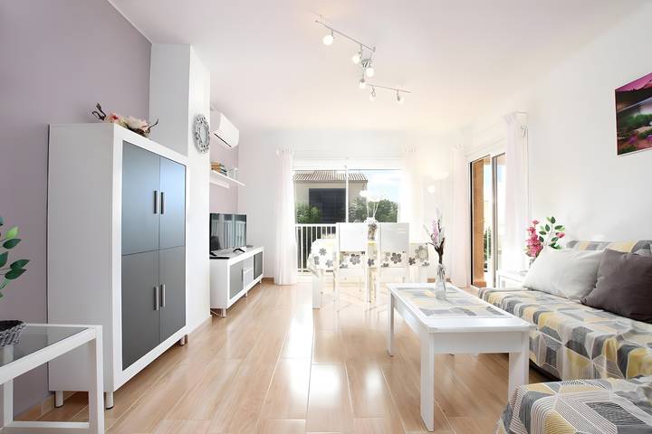 Entire apartment, Apartment 'Marcos' with Balcony, Wi-Fi and Air Conditioning in Port de Pollença, Pollença