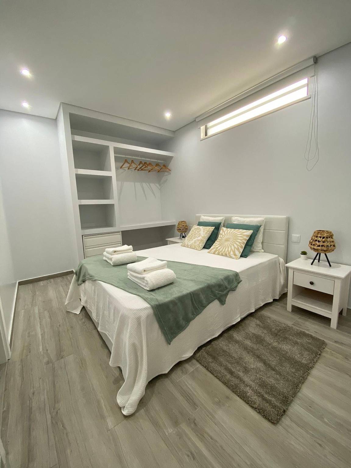 Apartamento inteiro, Apartamento "Olhão T1" perto do mar com Wi-Fi in Olhão (Portugal), Ria Formosa