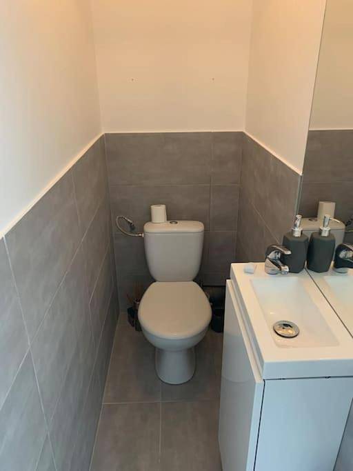 Gîte pour 4 personnes, avec balcon dans Parc des Expositions de Villepinte - 2