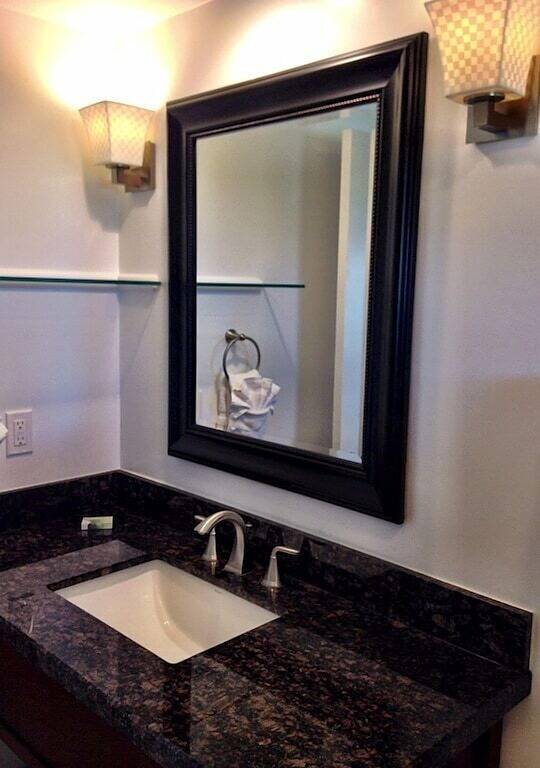 Vacation rental for 4 people, with pool and terrace as well as yard in Princeville