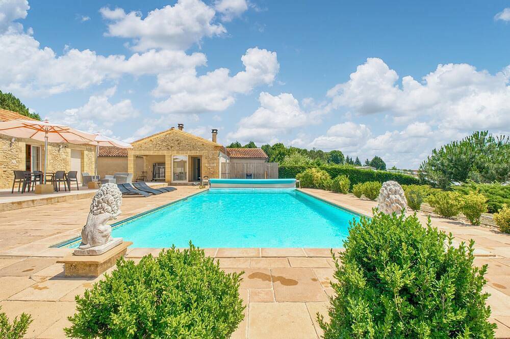 Charmante Maison avec piscine in La Douze, Périgord Blanc