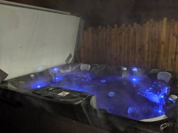 Gîte pour 7 personnes, avec jacuzzi ainsi que jardin et sauna à La Haie-Fouassière