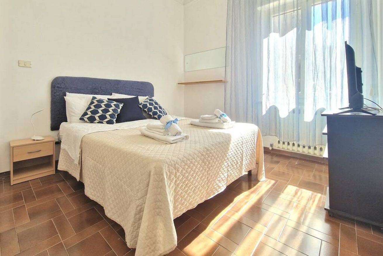 Appartement entier, [A few steps from the sea] Spacious house & private courtyard in Porto Sant'Elpidio, Province de Fermo