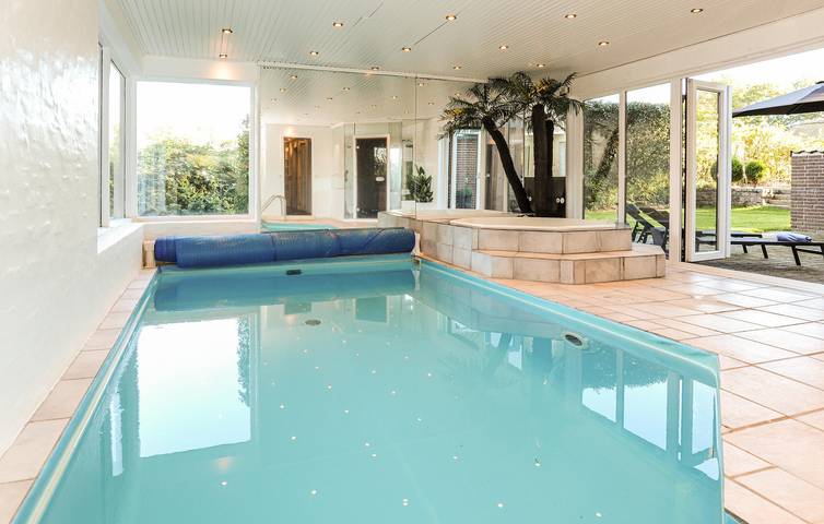 Ferienhaus für 8 Personen, mit Terrasse und Whirlpool sowie Pool und Ausblick in Båring Strand - 4