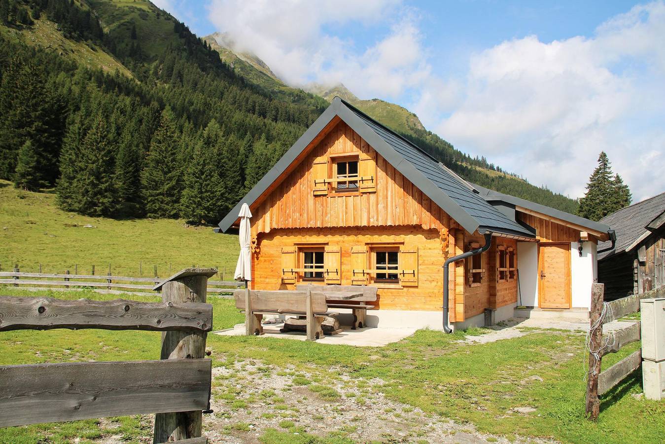 Ganze Ferienwohnung, Hütte für bis zu 9 Personen in St. Nikolai im Sölktal, Tauern