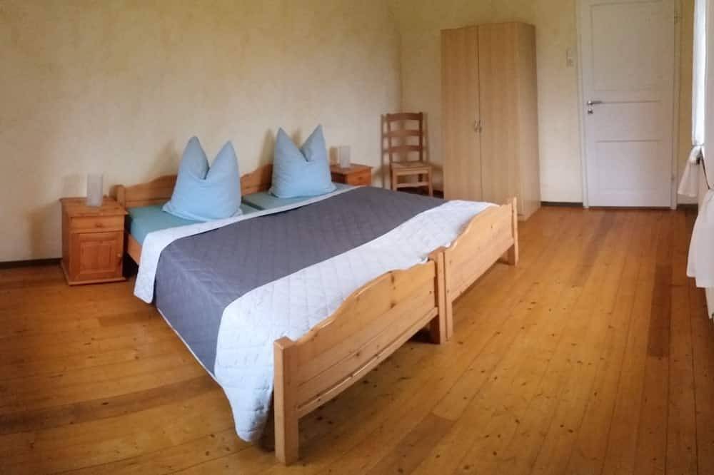 Familienfreundliches Ferienhaus im Maisfeld  in Alleinlage, Hunde erlaubt. in Blomberg (Ostfriesland), Landkreis Wittmund