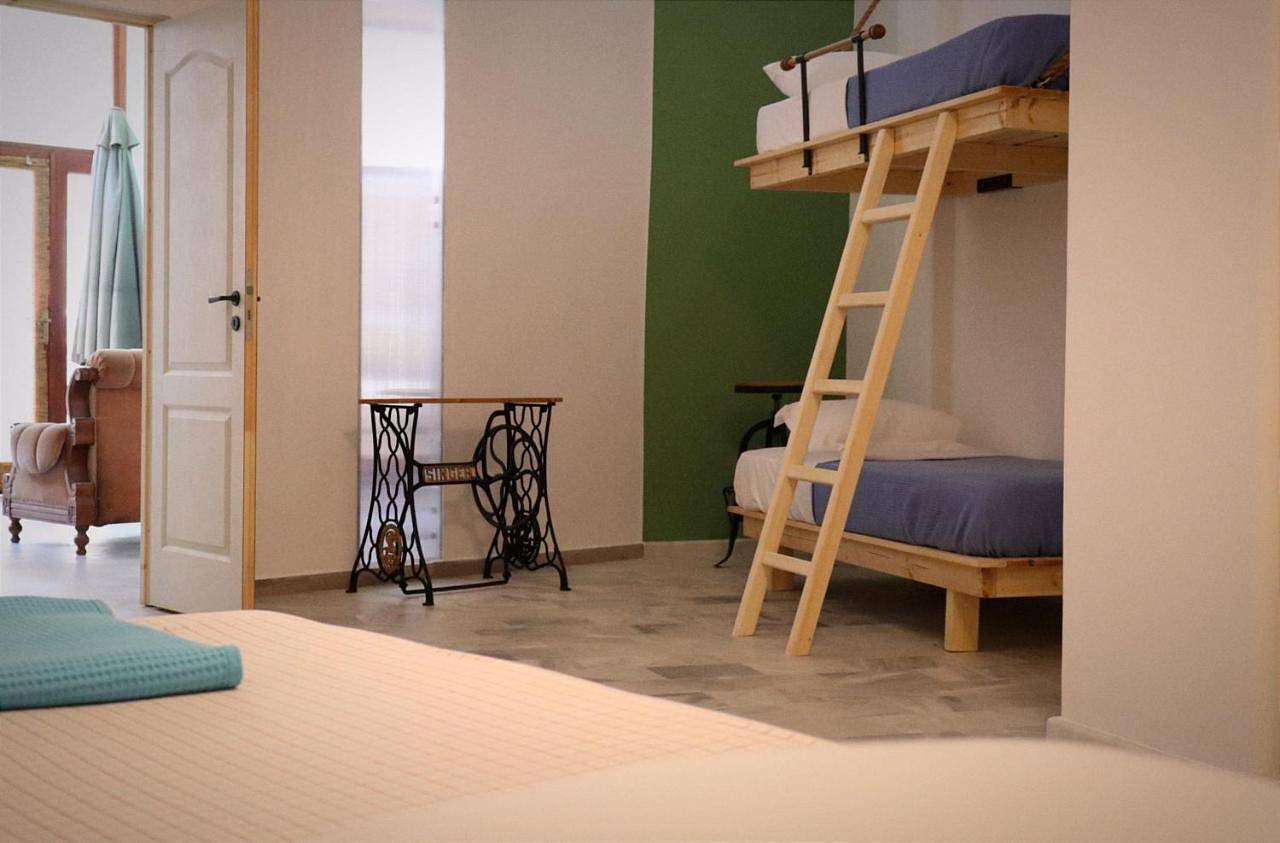 Bed in 6-Bed Mixed Dormitory Room in Agios Pavlos, Région de Thessalonique
