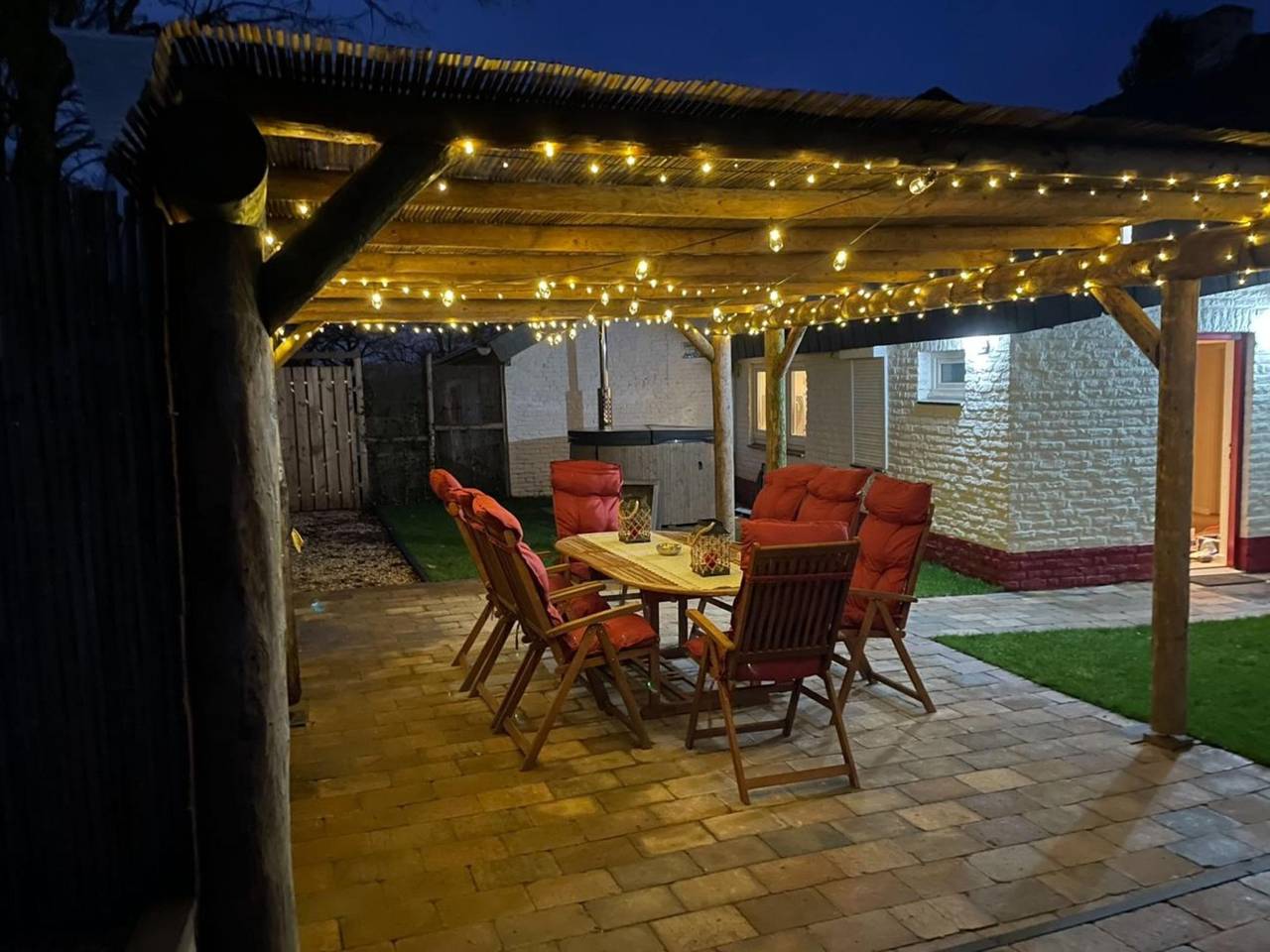 Familienhaus mit privatem Garten und Whirlpool in Limburg (Niederlande)