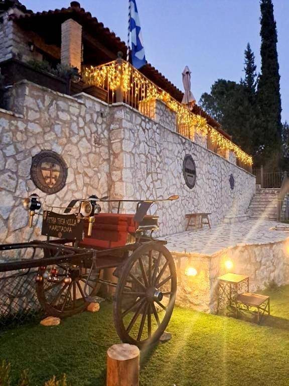 Petra Thea Villa Karitaina in Peloponez