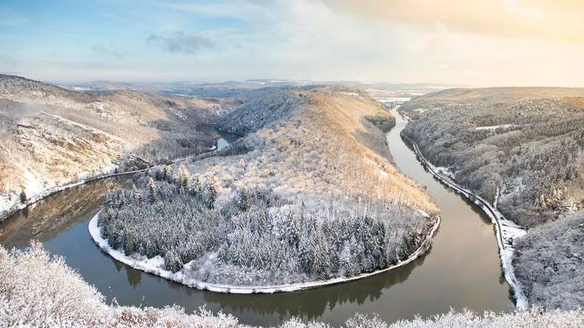 Ferienwohnung für 6 Personen, mit Terrasse und Pool sowie Garten, mit Haustier in der Saarschleife