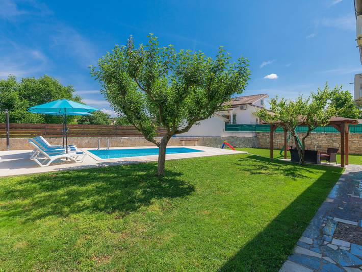 Ferienhaus für 6 Personen, mit Terrasse und Garten in Sveti Petar u Šumi - 2