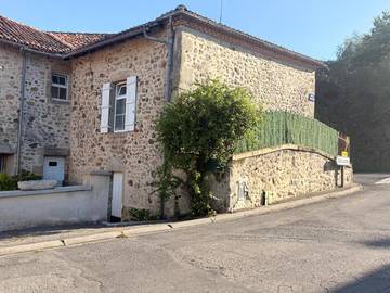 Location de vacances pour 5 personnes, avec terrasse, animaux acceptés à Brigueuil